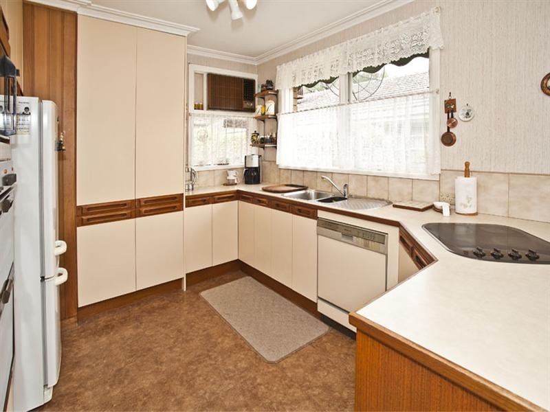 8 Lilian Street, Glen Waverley VIC 3150