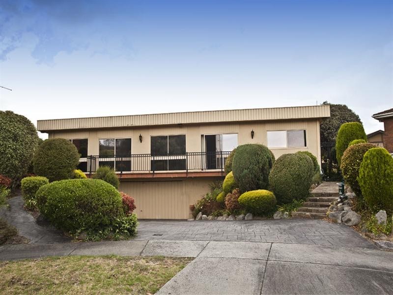 6 Strand Close, Glen Waverley VIC 3150