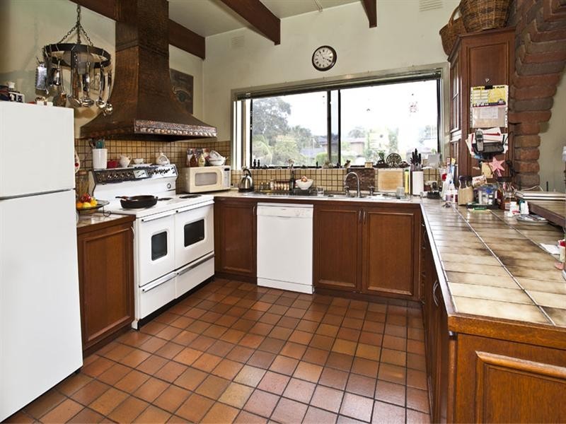 6 Strand Close, Glen Waverley VIC 3150