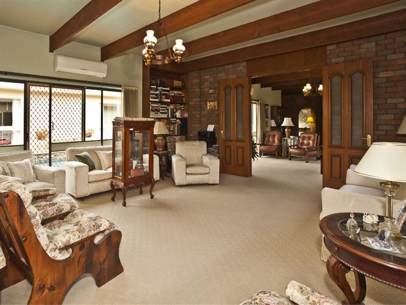 6 Strand Close, Glen Waverley VIC 3150