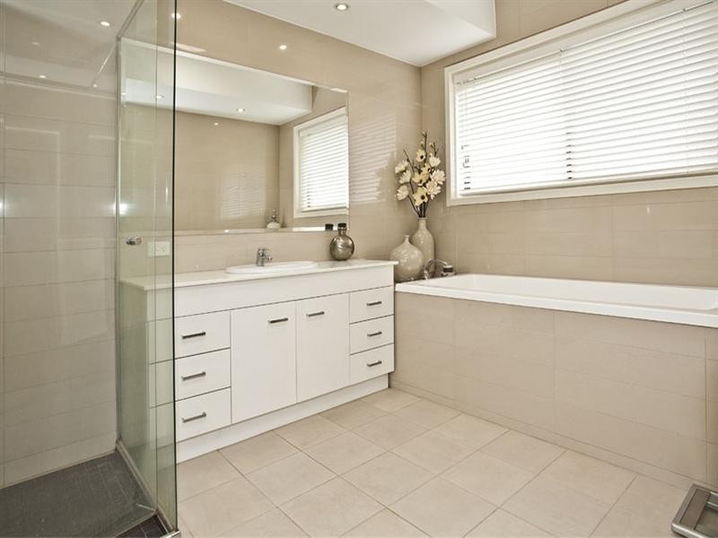 6 Strand Close, Glen Waverley VIC 3150