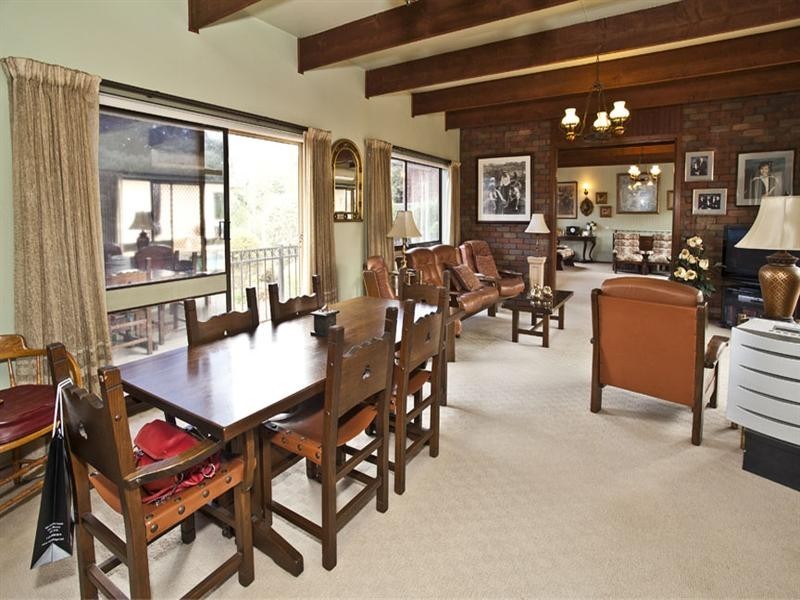 6 Strand Close, Glen Waverley VIC 3150