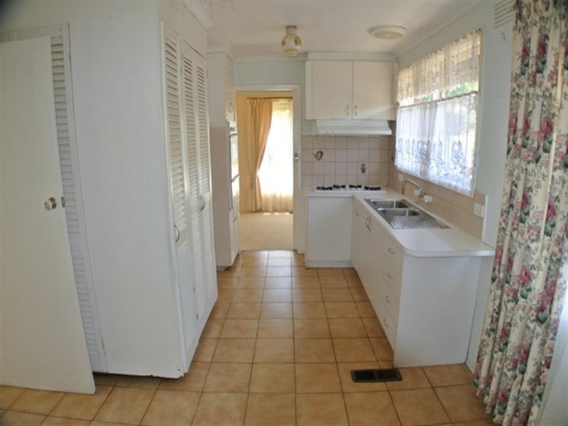 24 Mackellar Avenue, Wheelers Hill VIC 3150