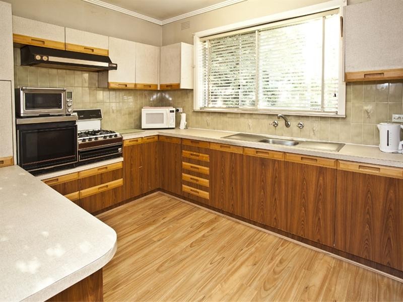 13 Fernhill Street, Glen Waverley VIC 3150