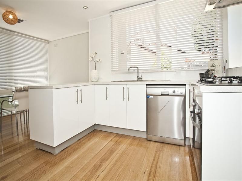 4 Glen Tower Drive, Glen Waverley VIC 3150