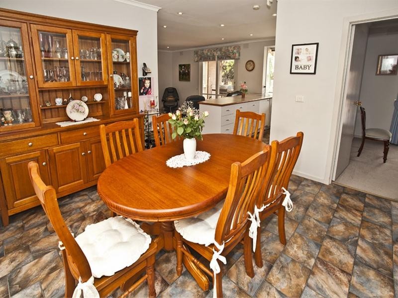 49 Atheldene Drive, Glen Waverley VIC 3150