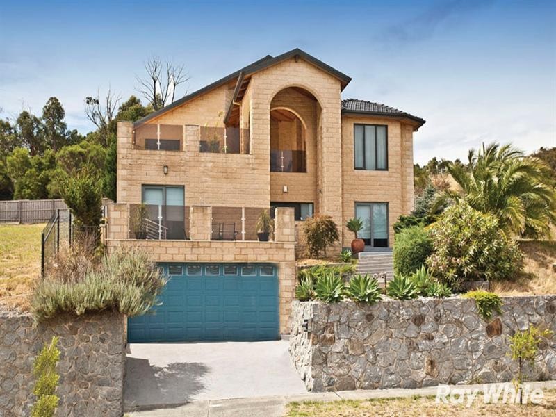 41 Montbrae Circuit, Narre Warren North VIC 3804