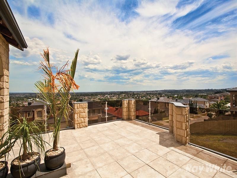 41 Montbrae Circuit, Narre Warren North VIC 3804