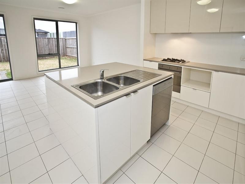 39 Brunton Crescent, Mulgrave VIC 3170