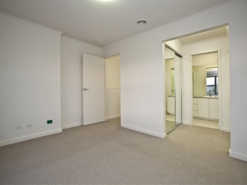 39 Brunton Crescent, Mulgrave VIC 3170