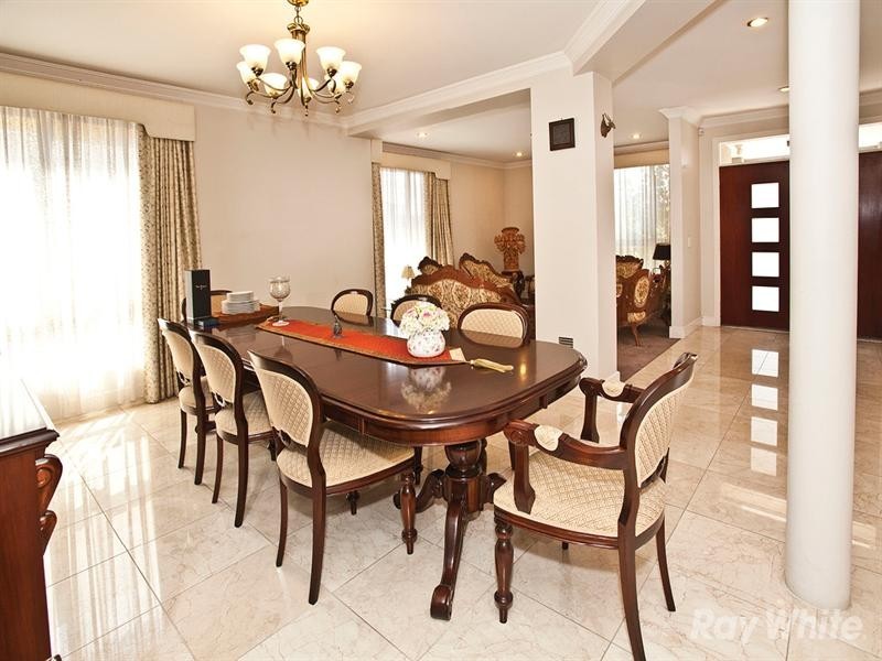 25 Ivanhoe Street, Glen Waverley VIC 3150