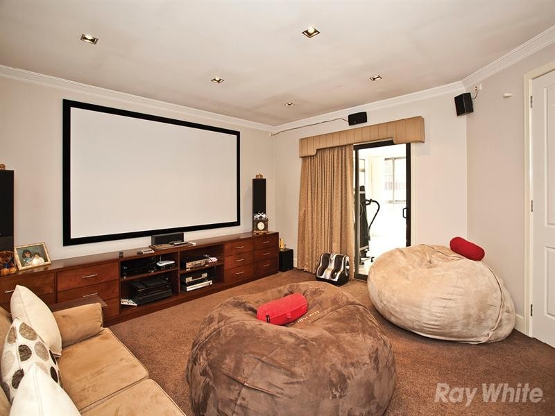 25 Ivanhoe Street, Glen Waverley VIC 3150