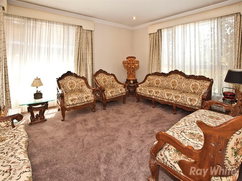 25 Ivanhoe Street, Glen Waverley VIC 3150