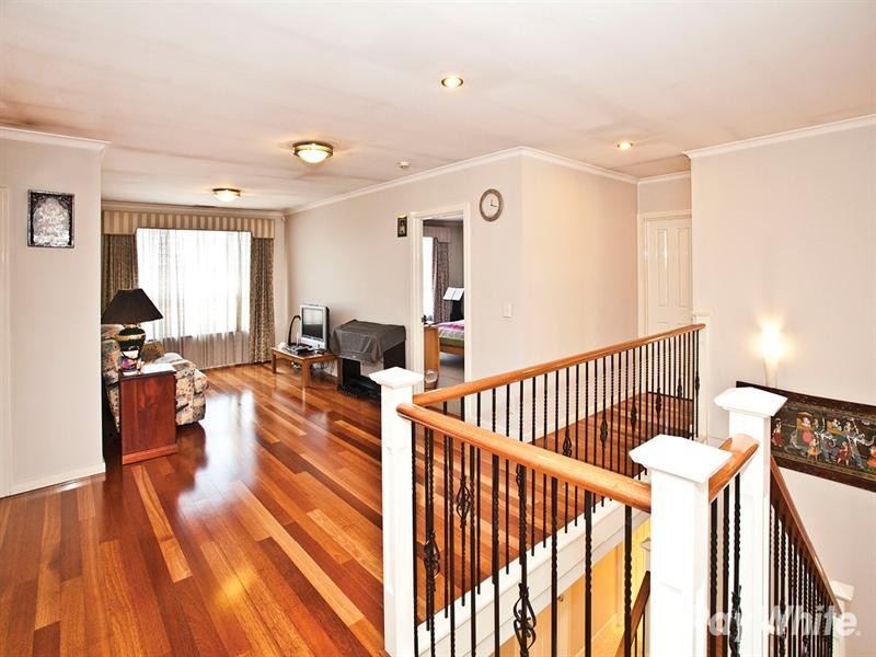 25 Ivanhoe Street, Glen Waverley VIC 3150