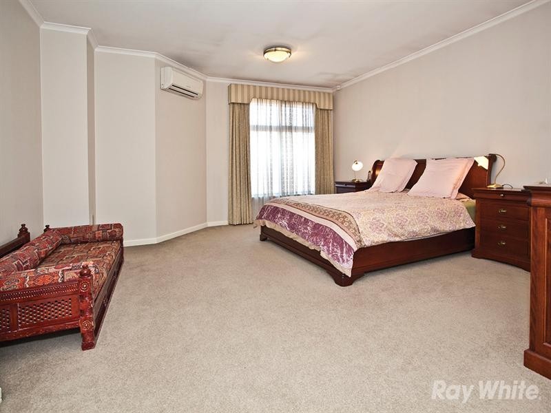 25 Ivanhoe Street, Glen Waverley VIC 3150