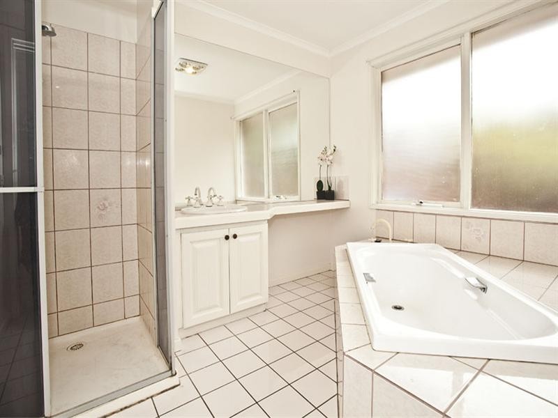 8A Pach Road, Wantirna South VIC 3152