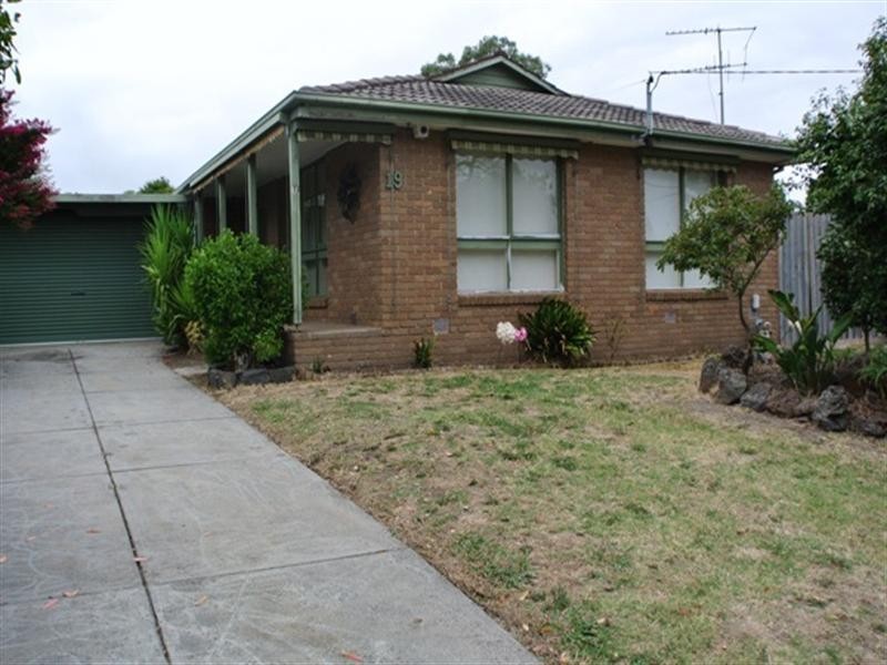 19 Leatherwood Crescent, Wheelers Hill VIC 3150