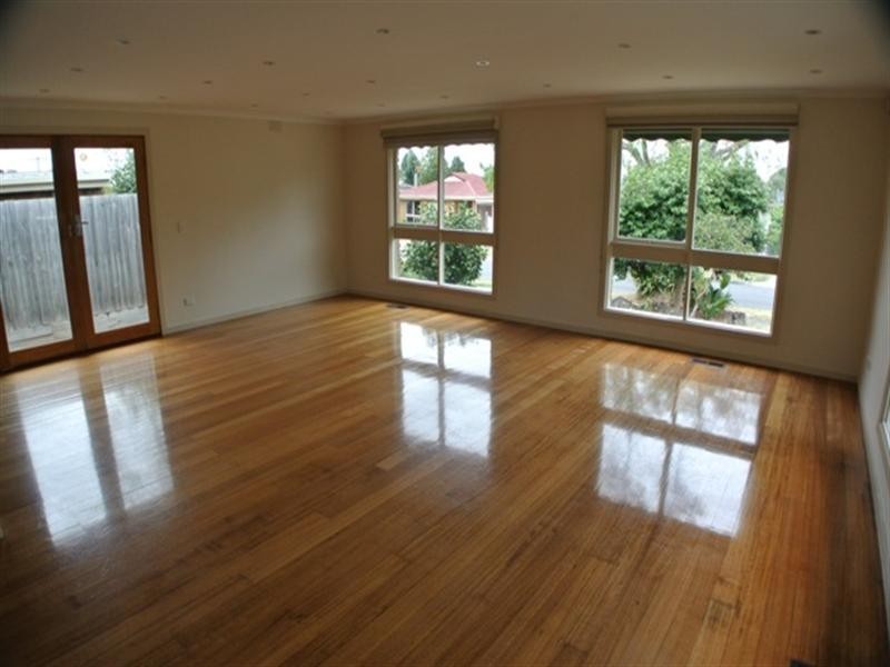 19 Leatherwood Crescent, Wheelers Hill VIC 3150