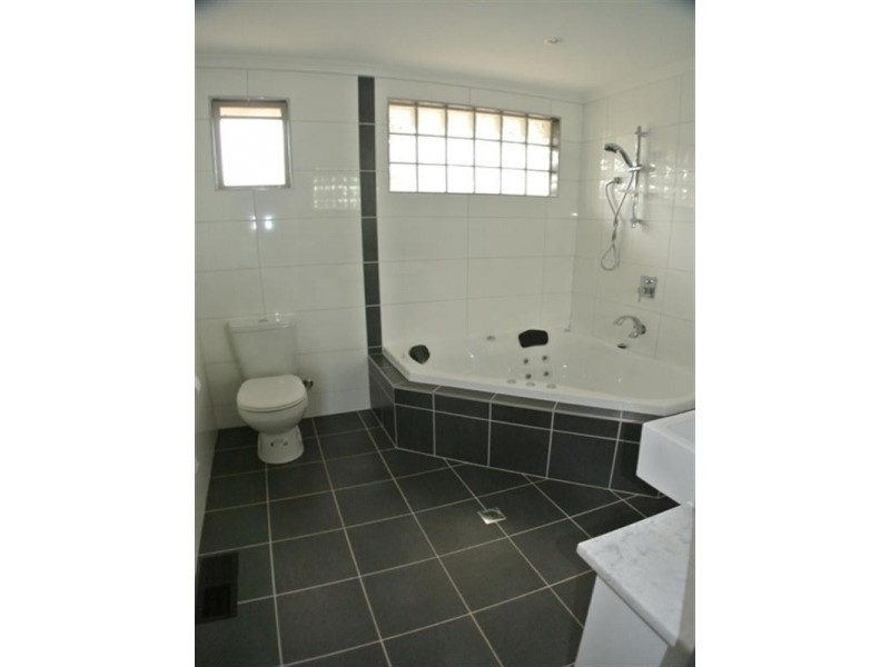 19 Leatherwood Crescent, Wheelers Hill VIC 3150