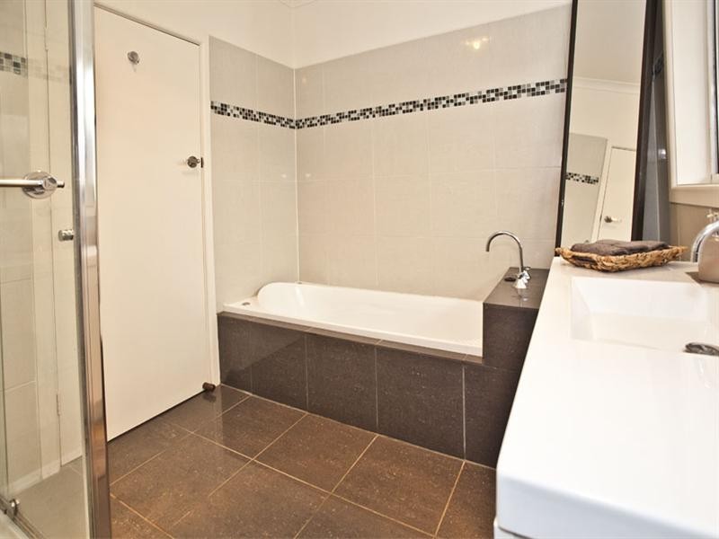 5 Huntingdale Road, Chadstone VIC 3148