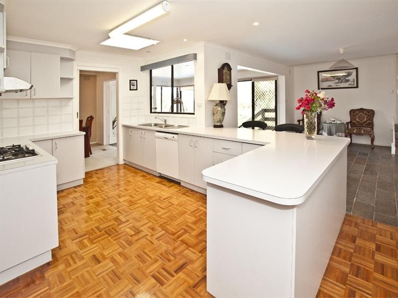 4 Weron Court, Vermont South VIC 3133