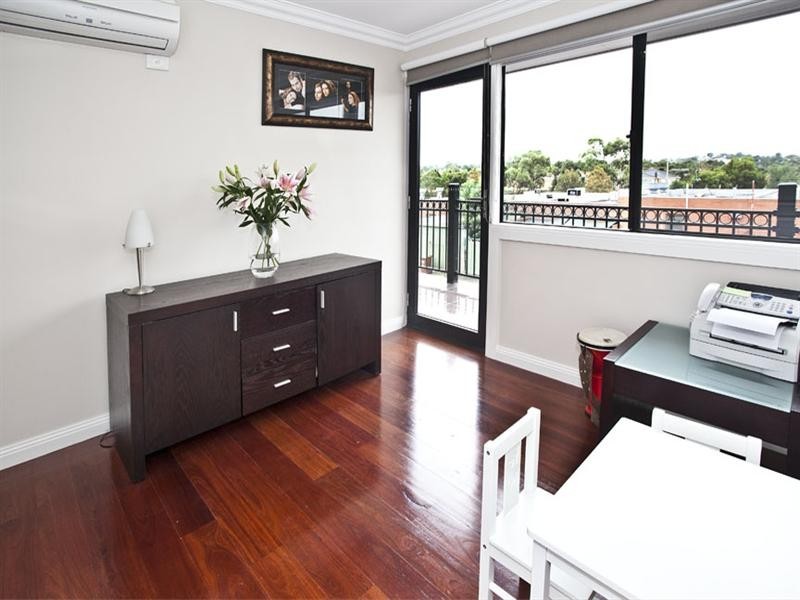 2/1 Giselle Avenue, Wantirna South VIC 3152