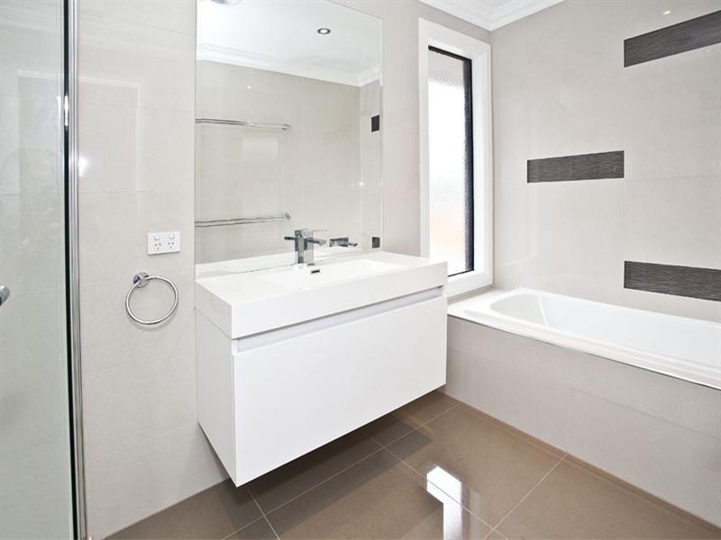 2/1 Giselle Avenue, Wantirna South VIC 3152