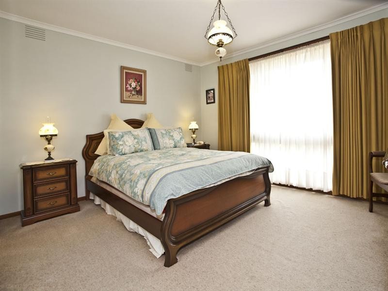 13 Miners Court, Mulgrave VIC 3170