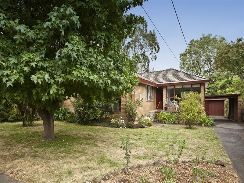 11 Snowden Drive, Glen Waverley VIC 3150