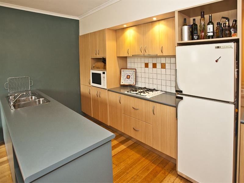 11 Snowden Drive, Glen Waverley VIC 3150