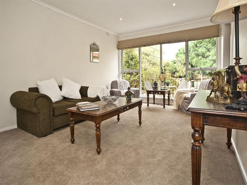 11 Snowden Drive, Glen Waverley VIC 3150