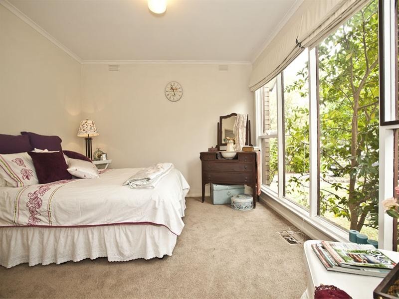 11 Snowden Drive, Glen Waverley VIC 3150