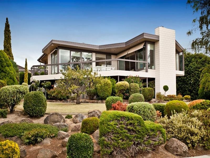 4 Stirling Crescent, Glen Waverley VIC 3150