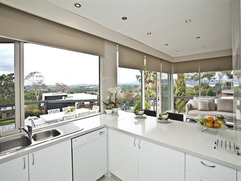 4 Stirling Crescent, Glen Waverley VIC 3150