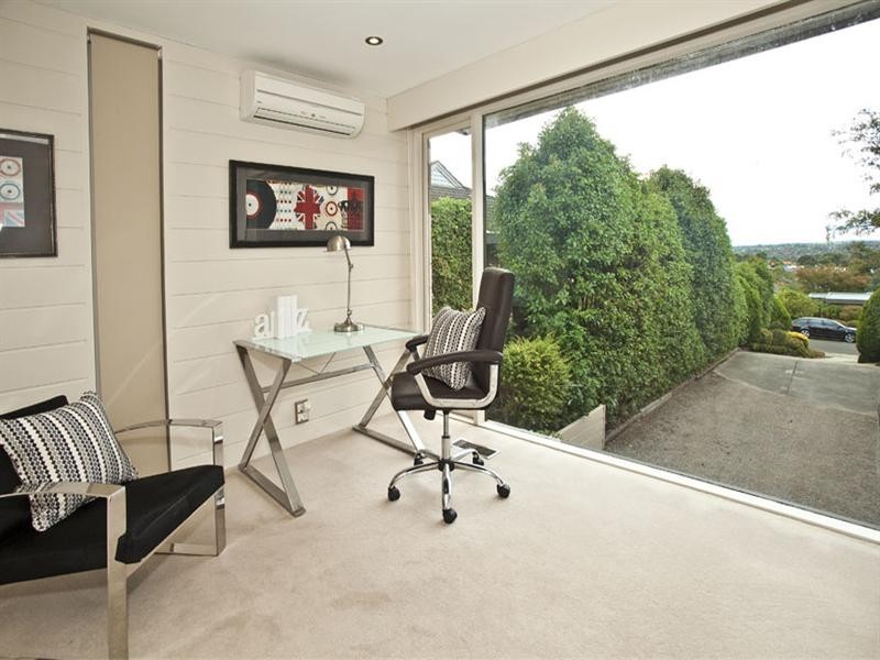 4 Stirling Crescent, Glen Waverley VIC 3150