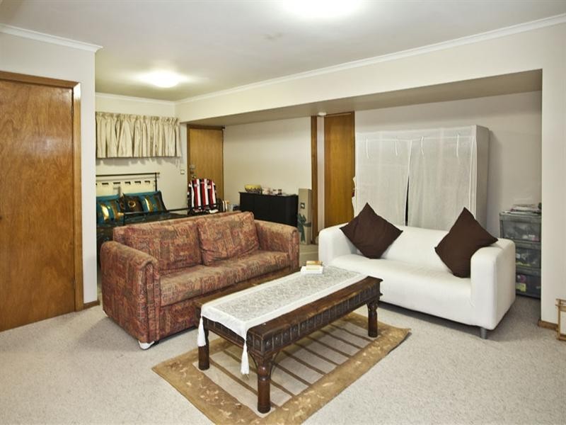 4 Stirling Crescent, Glen Waverley VIC 3150
