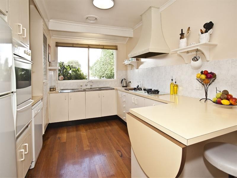 8 Settlers Court, Vermont South VIC 3133