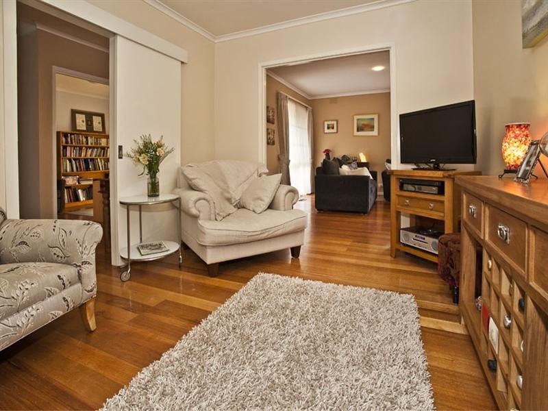 8 Settlers Court, Vermont South VIC 3133