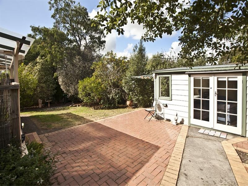 8 Settlers Court, Vermont South VIC 3133