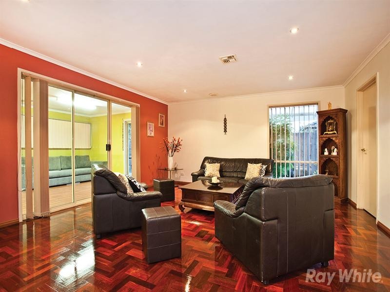 46 Jenola Parade, Wantirna South VIC 3152