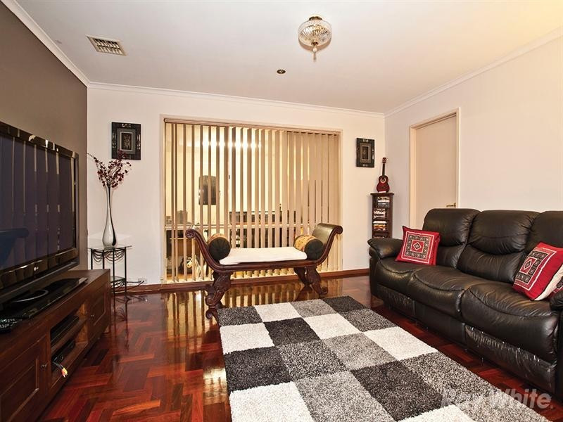 46 Jenola Parade, Wantirna South VIC 3152