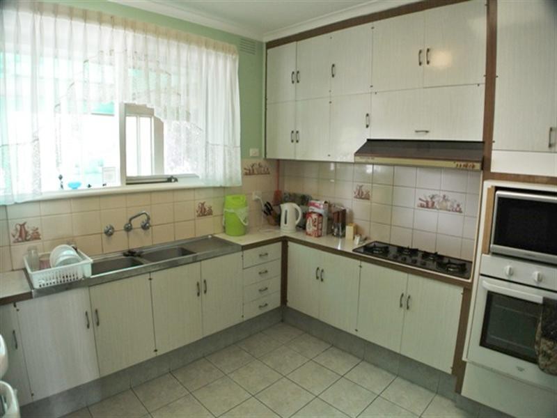 4 Hampstead Crescent, Glen Waverley VIC 3150