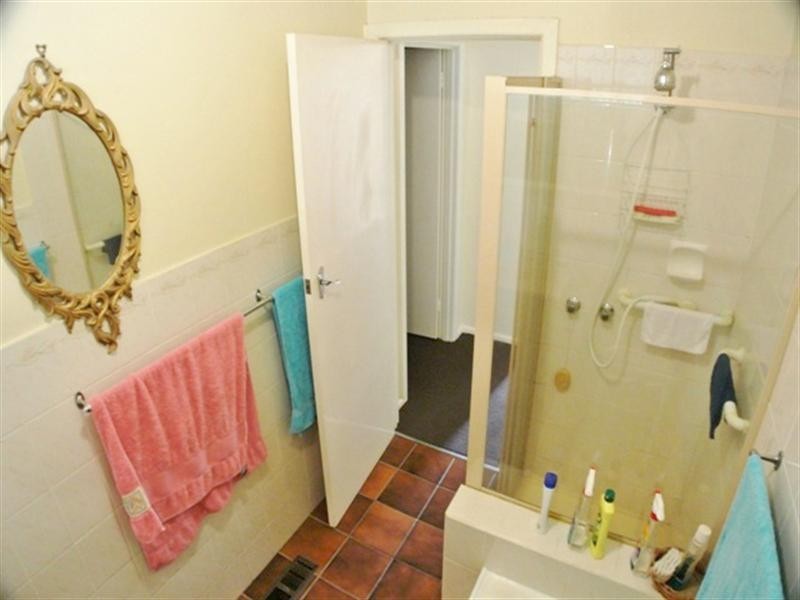 4 Hampstead Crescent, Glen Waverley VIC 3150