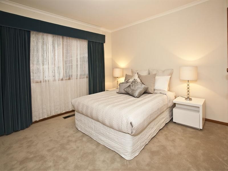 7 Dunbar Close, Wheelers Hill VIC 3150