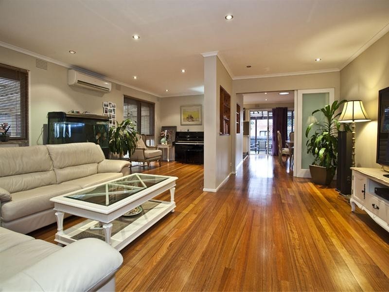 20 Whites Lane, Glen Waverley VIC 3150