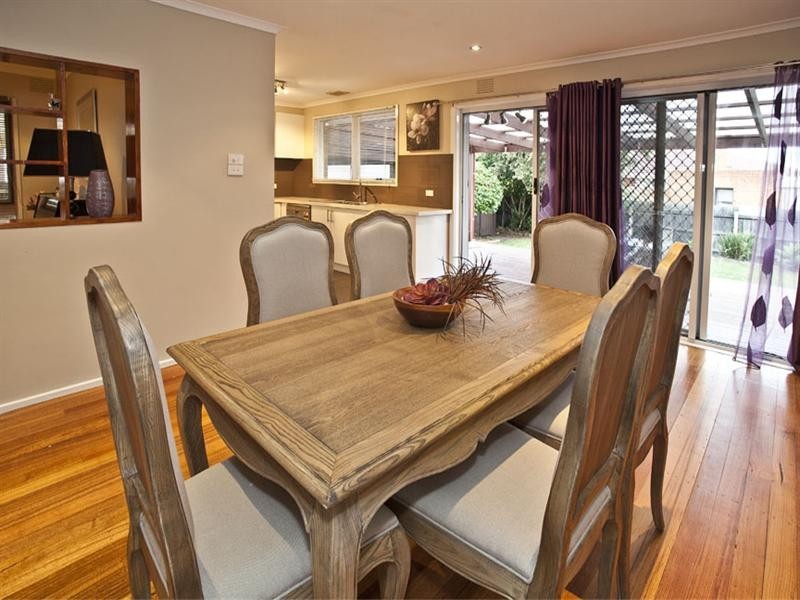 20 Whites Lane, Glen Waverley VIC 3150