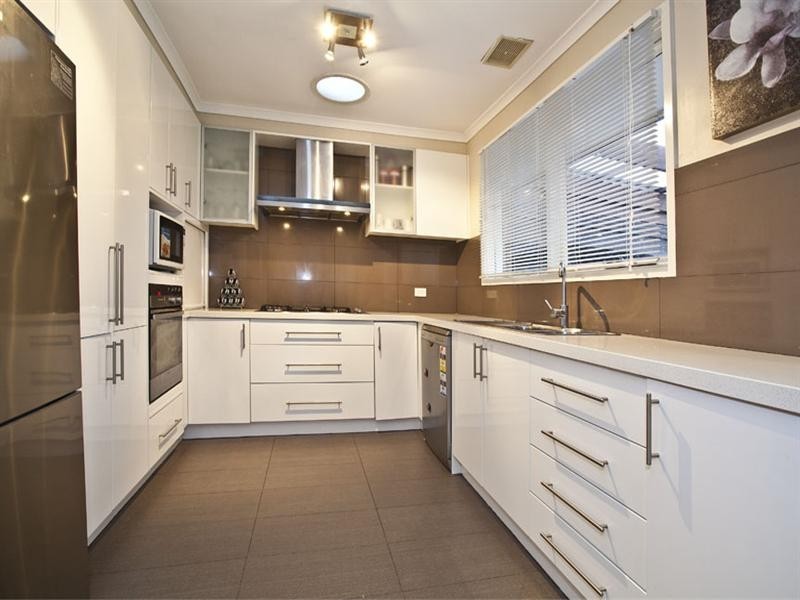 20 Whites Lane, Glen Waverley VIC 3150