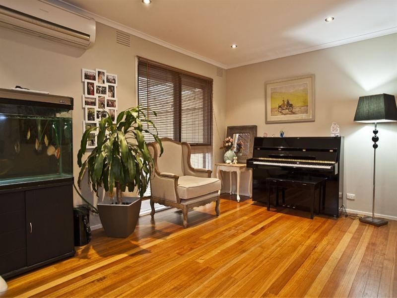 20 Whites Lane, Glen Waverley VIC 3150