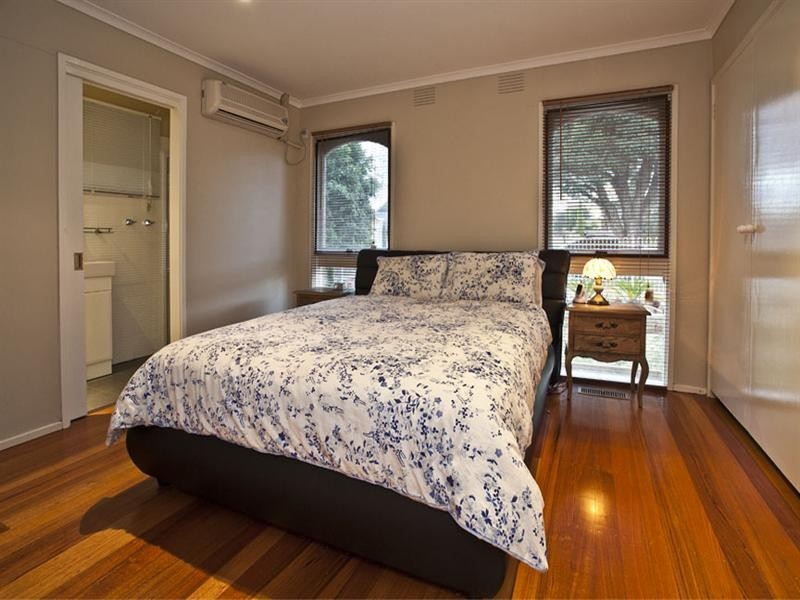 20 Whites Lane, Glen Waverley VIC 3150