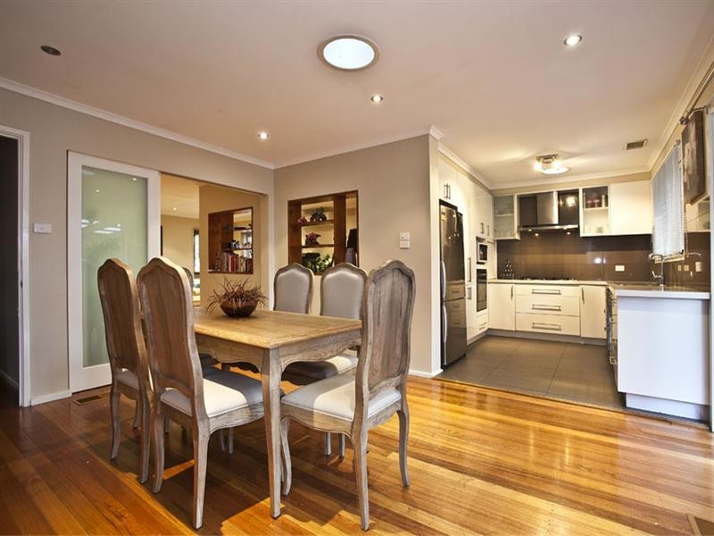 20 Whites Lane, Glen Waverley VIC 3150